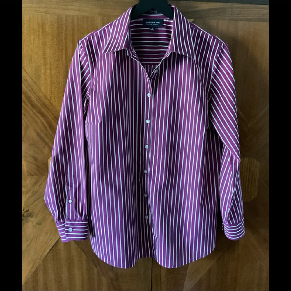 Jones NY Signature Woman Button-Down
